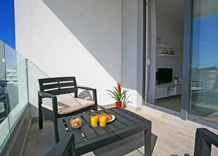 Sweet Daisy With Parking Zadar